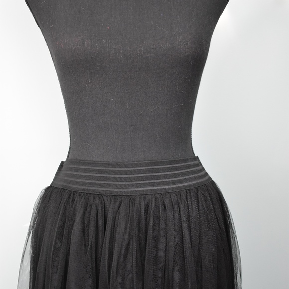 Lace skirt with Tulle Overlay and Elastic Waist - Picture 1 of 4
